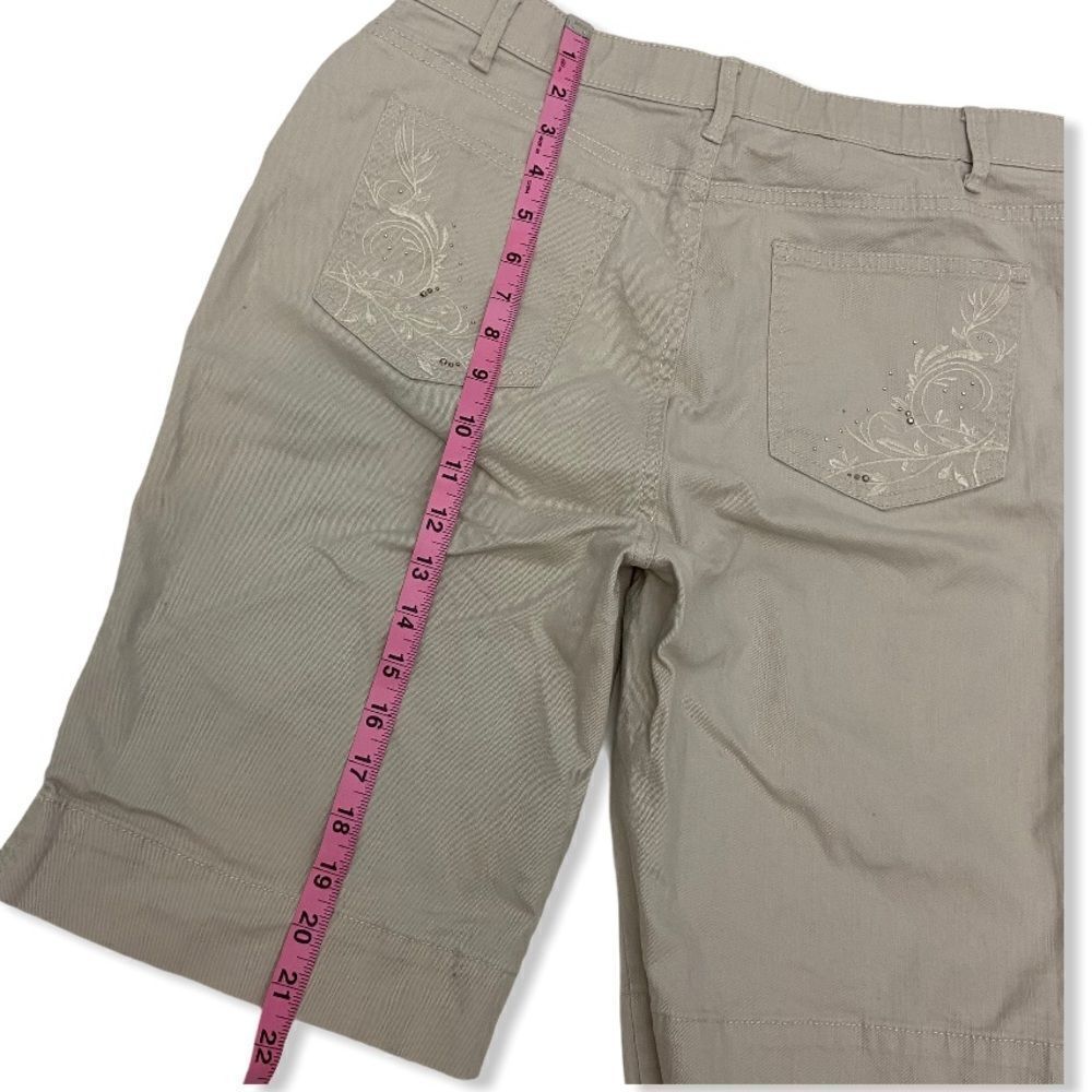 Gloria Vanderbilt Sheila Tan Bermuda Shorts - Picture 11 of 12